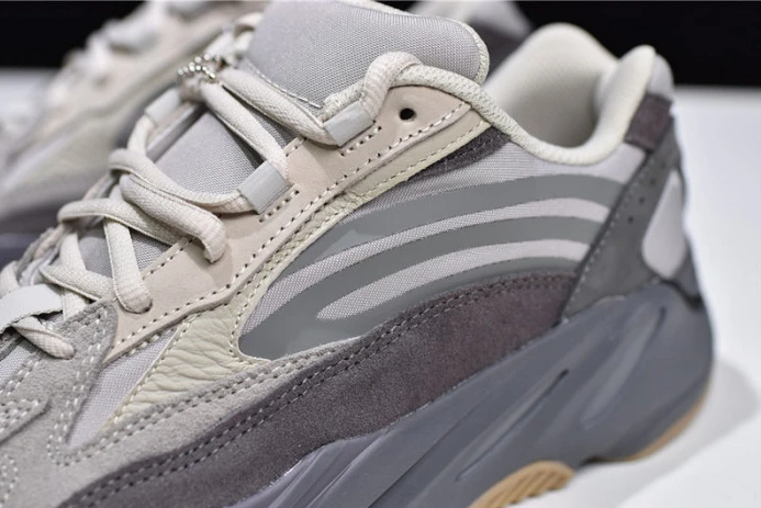 ad*s yeezy 700 tephra fu AllSeason 267