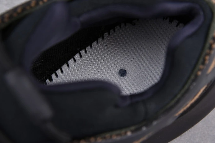 ad*s yeezy 700 v3 “eremiel” gy EasyMatch 185