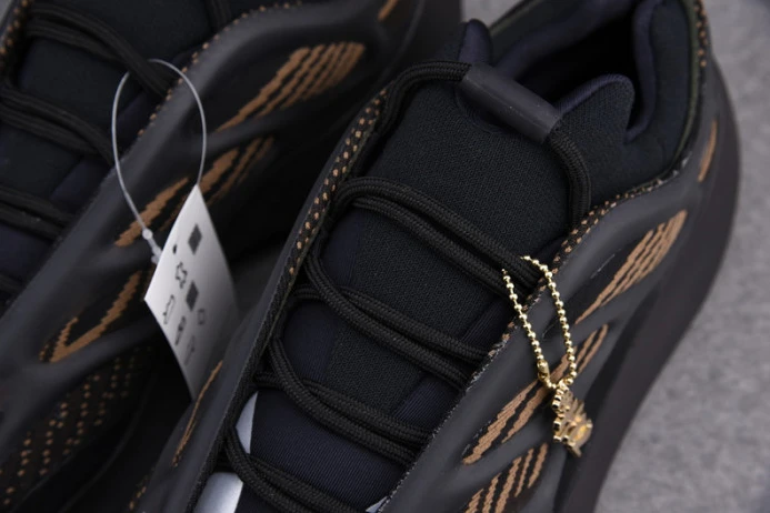 ad*s yeezy 700 v3 “eremiel” gy EasyMatch 185