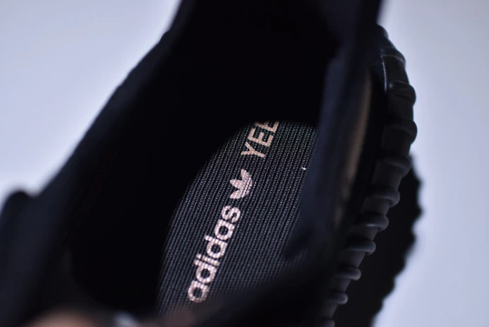 ad*s yeezy boost 350 v2 black copper by Trendy 258