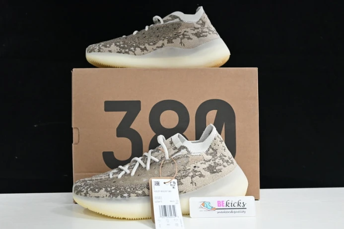 ad*s yeezy boost 380 pyrite gz DailyWear 135