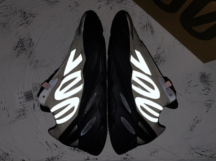 ad*s yeezy boost 700 mnvn bone fy Trendy 193