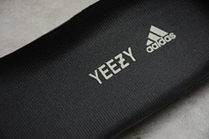 ad*s yeezy boost 700 mnvn orange fv GoodFit 190