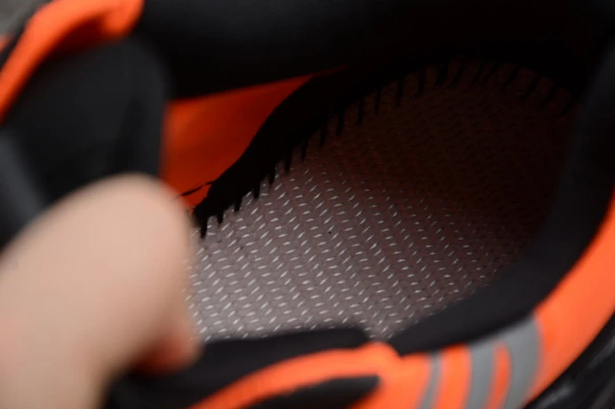 ad*s yeezy boost 700 mnvn orange fv GoodFit 190