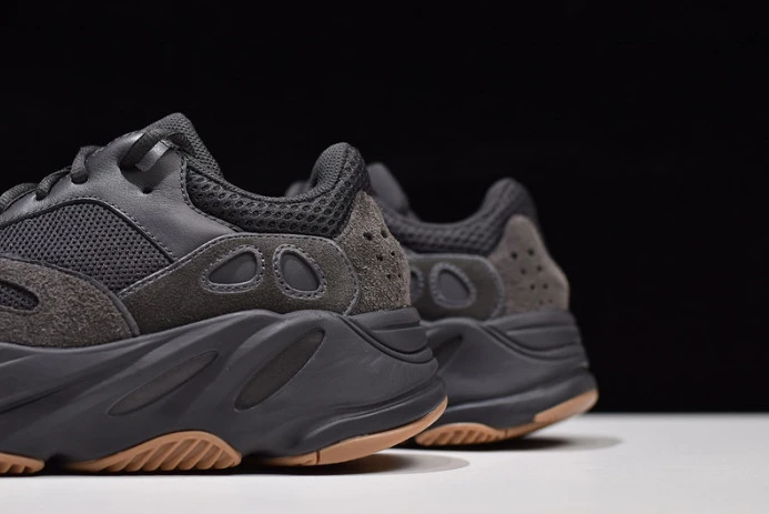 ad*s yeezy boost 700 utility black fv GoAnywhere 266