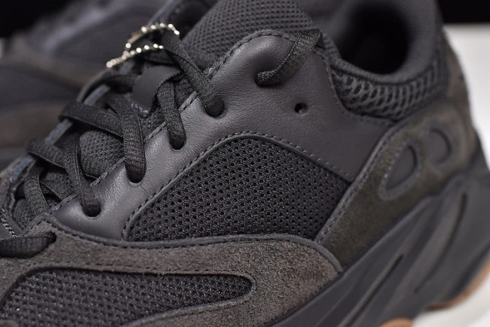 ad*s yeezy boost 700 utility black fv GoAnywhere 266