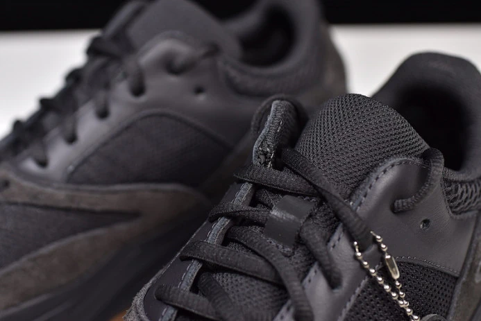 ad*s yeezy boost 700 utility black fv GoAnywhere 266