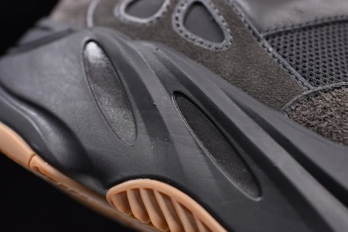 ad*s yeezy boost 700 utility black fv GoAnywhere 266