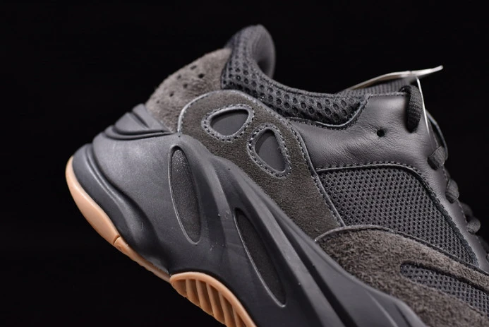 ad*s yeezy boost 700 utility black fv GoAnywhere 266