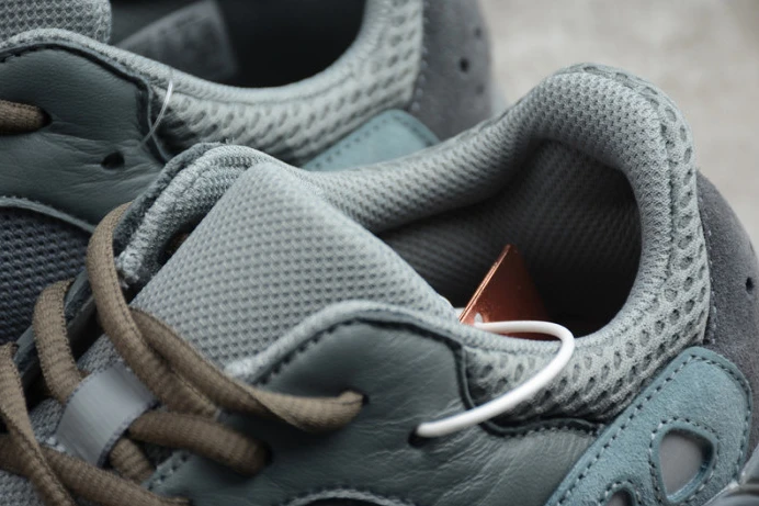 ad*s yeezy boost 700 v2 "teal blue'' fw DailyWear 262