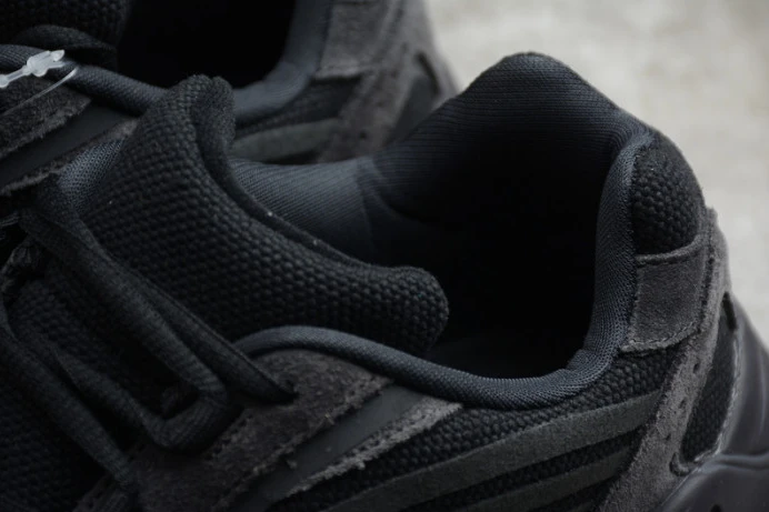 ad*s yeezy boost 700 v2 vanta fu WellDesigned 272