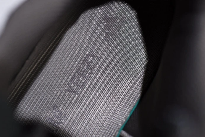 ad*s yeezy boost 700 v2 “geode” eg UrbanStyle 274