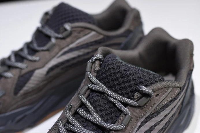 ad*s yeezy boost 700 v2 “geode” eg UrbanStyle 274