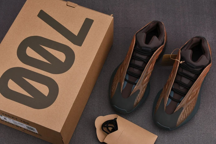 ad*s yeezy boost 700 v3 copfade gy StreetReady 179