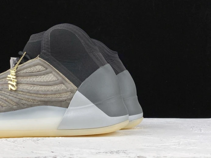 ad*s yeezy qntm barium h StreetReady 198
