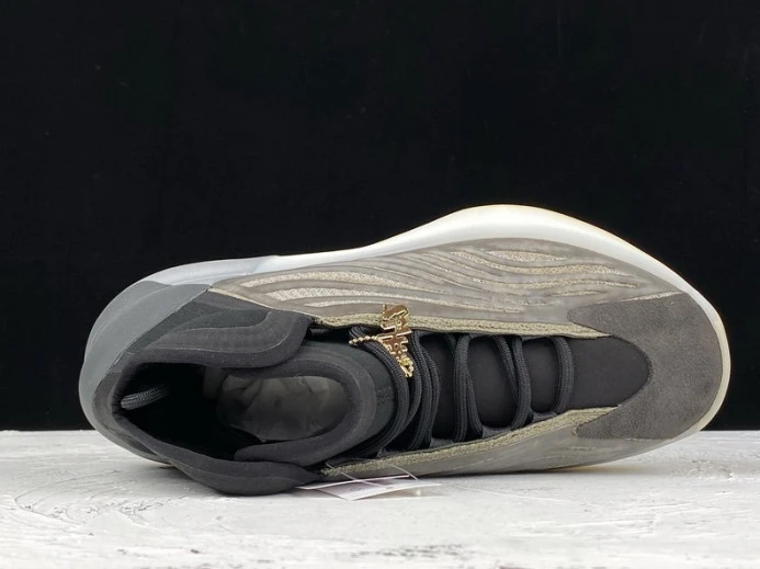 ad*s yeezy qntm barium h StreetReady 198