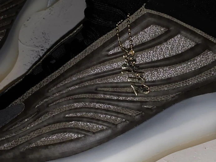 ad*s yeezy qntm barium h StreetReady 198