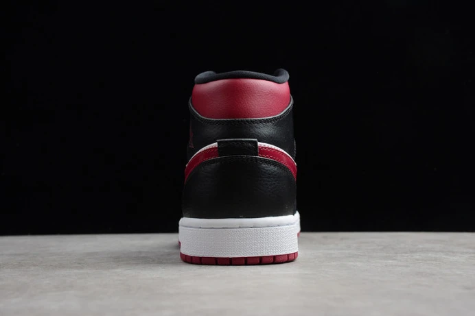 air jordan 1 mid bred toe 554724- EasyMatch 1260