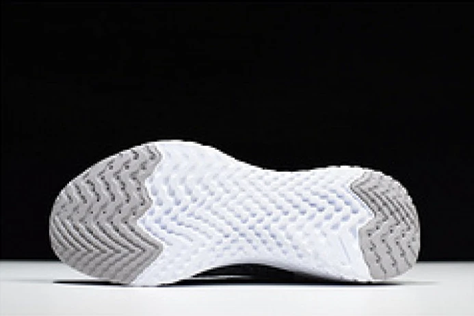 nike epic react flyknit black and grey dots point noirs et gris aj7283 BestValue 3304