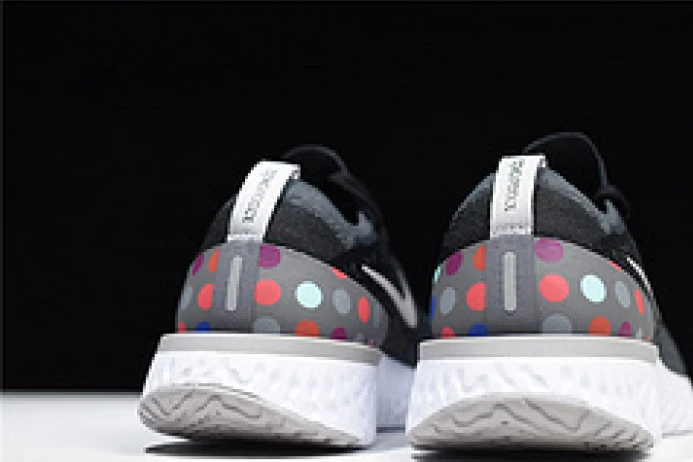 nike epic react flyknit black and grey dots point noirs et gris aj7283 BestValue 3304