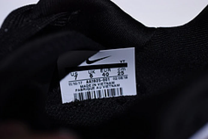nike epic react flyknit black and white aa1625 UrbanStyle 3287