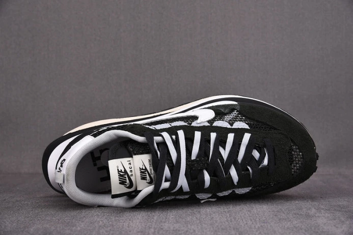 nike vaporwaffle sacai black white cv1363- Trendy 3310