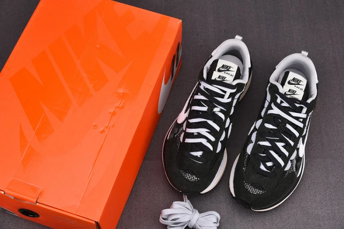 nike vaporwaffle sacai black white cv1363- Trendy 3310