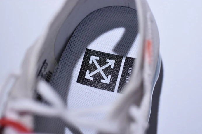 ofw nike air vapormax 2018 white aa3831- StreetReady 3334