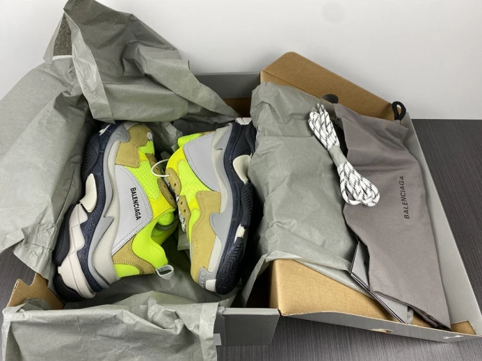 triples trainer sneakers ModernLook 2290