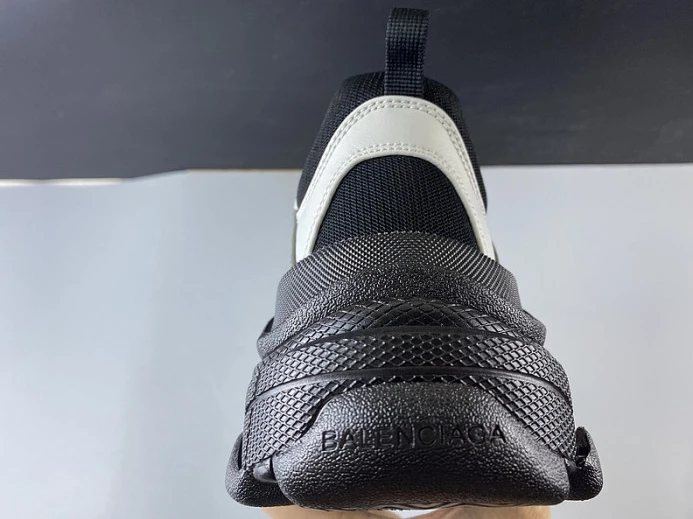 triples trainer sneakers StreetReady 2135