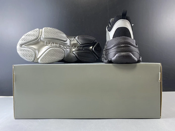 triples trainer sneakers StreetReady 2135