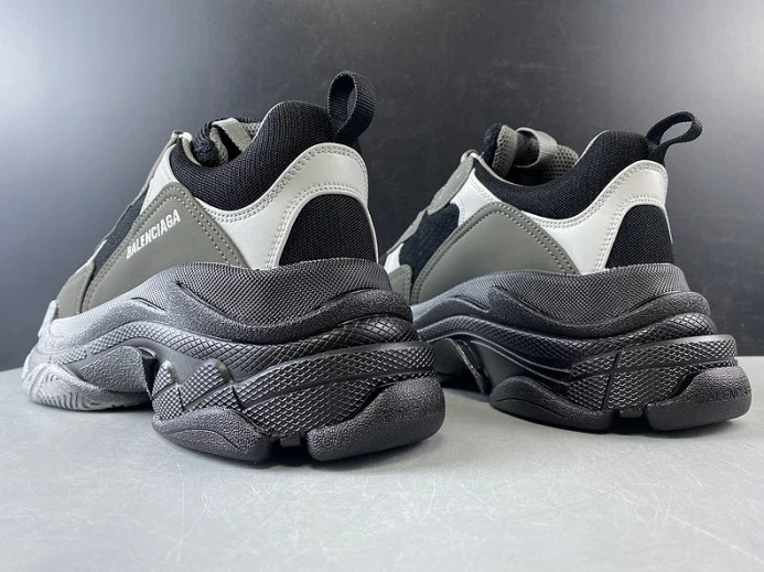 triples trainer sneakers StreetReady 2135