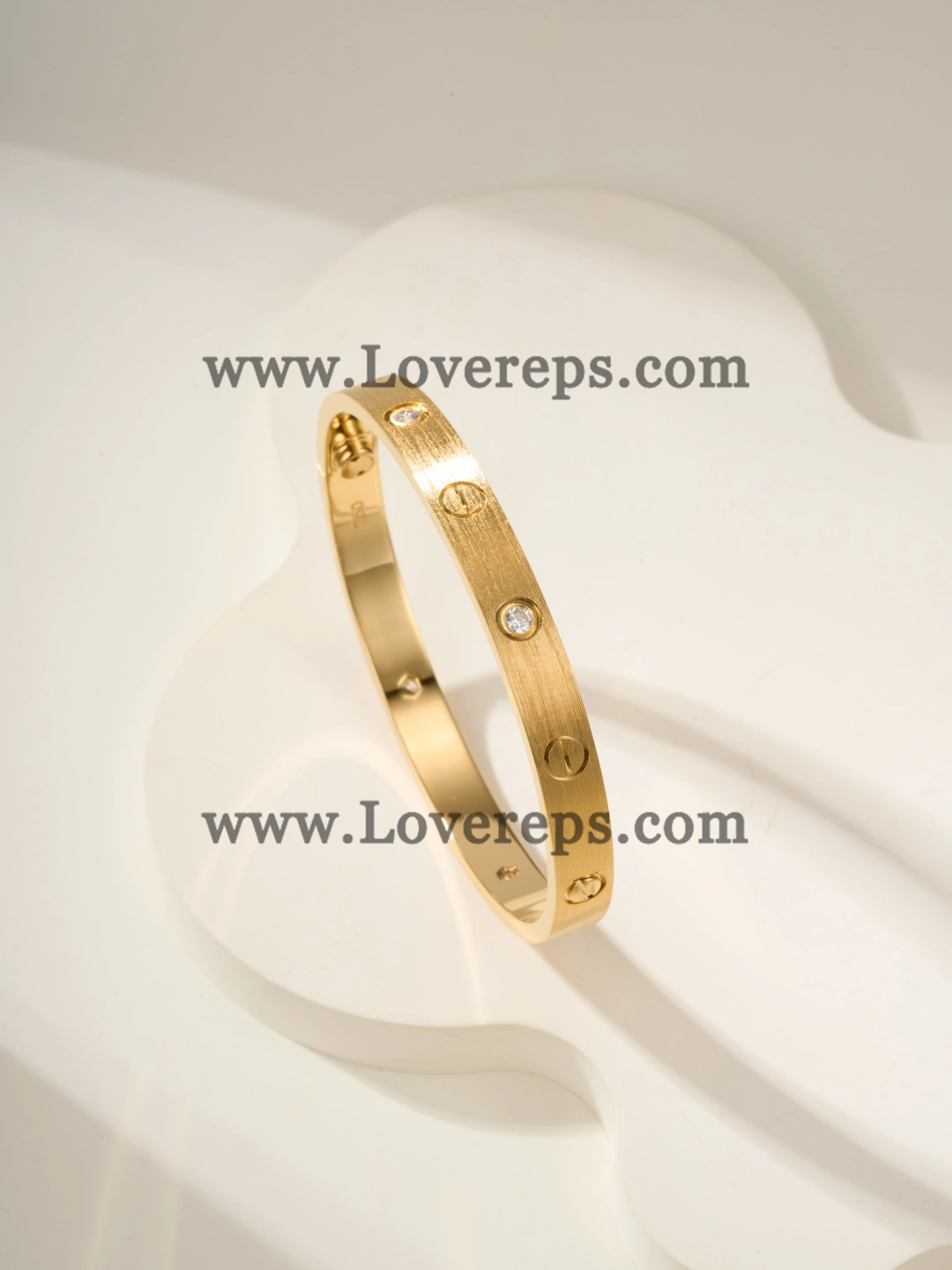 1:1 New Cartier Love Bracelet-Brushed Finish With 4 Diamonds Yellow Gold White Gold Rose Gold