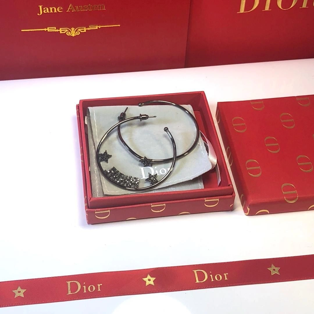2019 Dior J’Adior Retro Black Metal Star Trimming Asymmetric Hoops Ladies Crstal Earrings For Sale