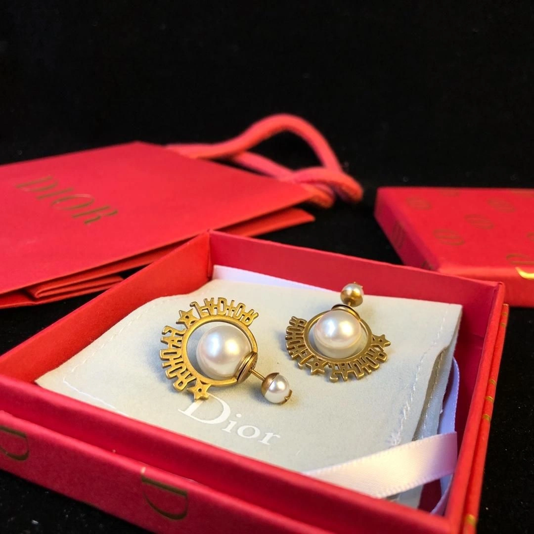 2019 Hot Selling Dior J’Adior Brass Logo Motif White Pearl Ball Females High End Stud Earrings Replica