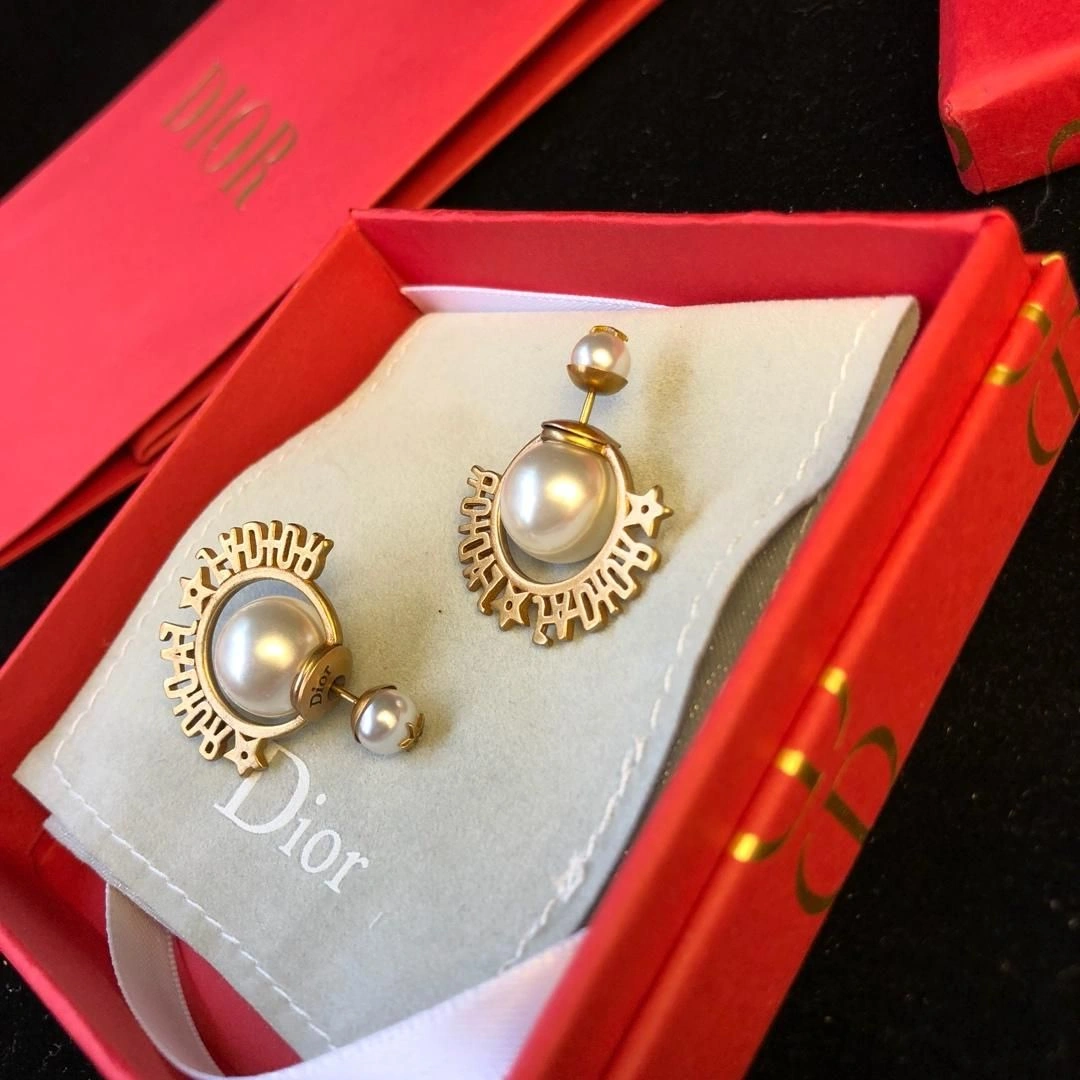 2019 Hot Selling Dior J’Adior Brass Logo Motif White Pearl Ball Females High End Stud Earrings Replica