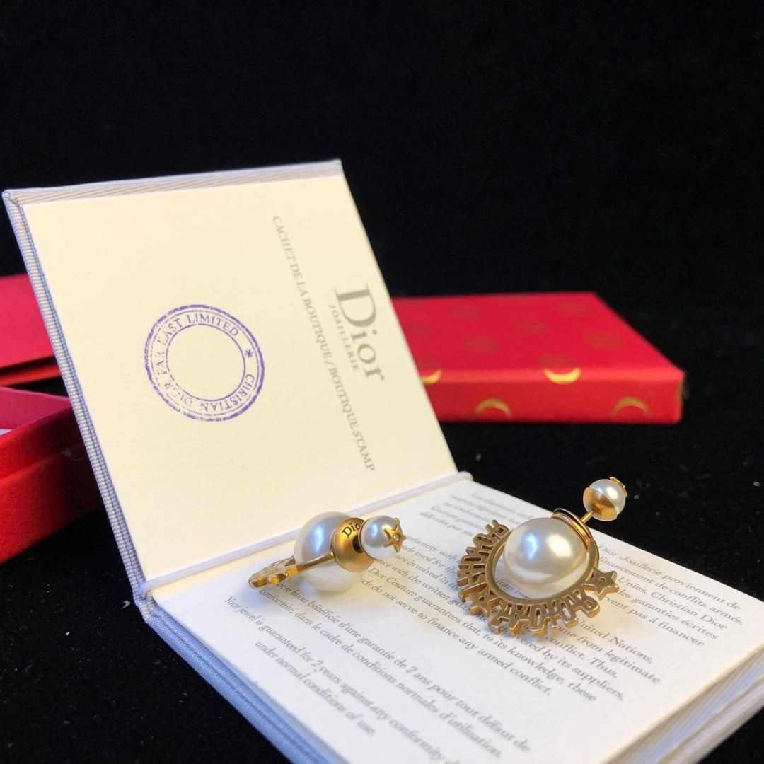 2019 Hot Selling Dior J’Adior Brass Logo Motif White Pearl Ball Females High End Stud Earrings Replica