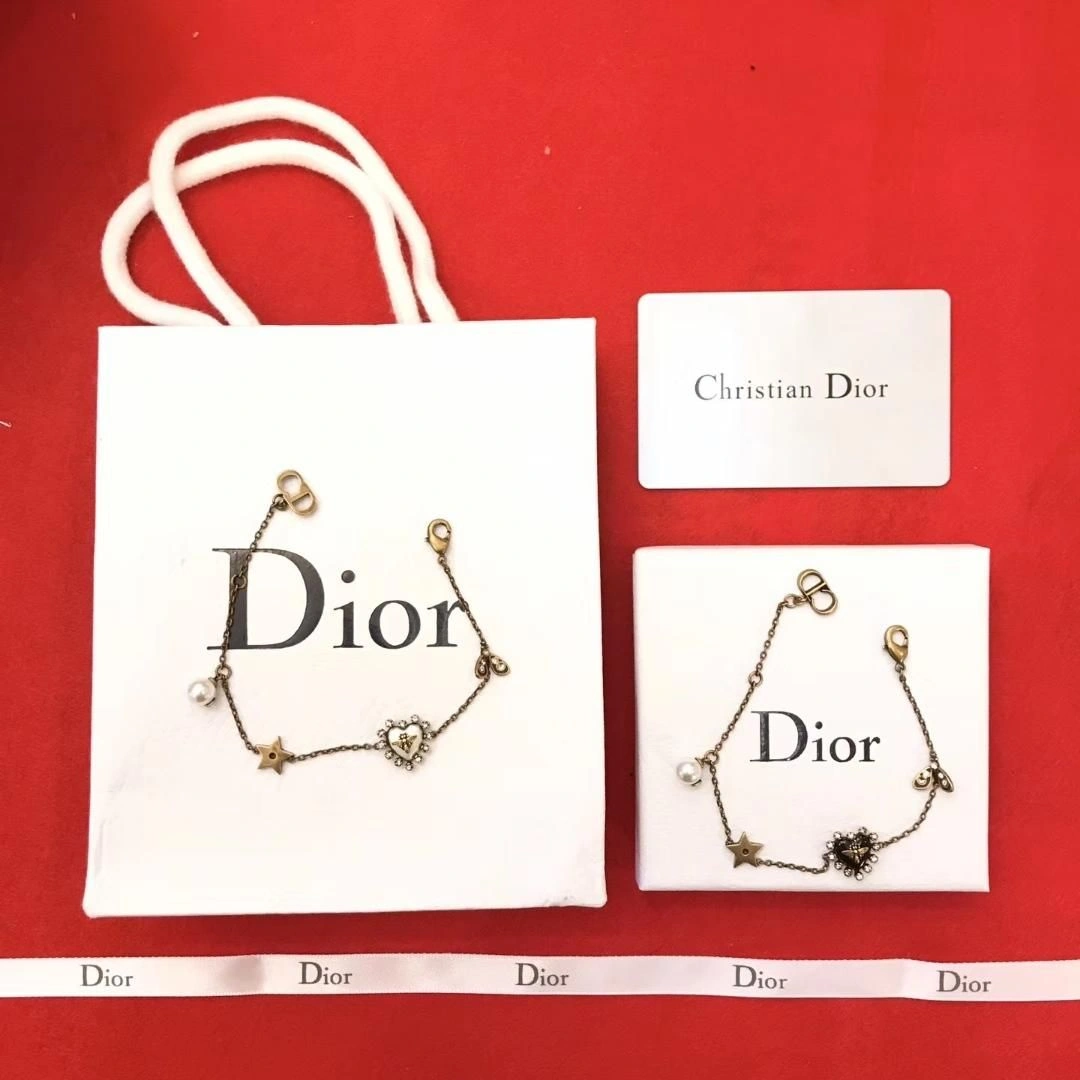 2019 Top Sale Dior White Pearl Bell-Heart-shaped Females Classic Brass Diamonds Bracelet White Black Replica