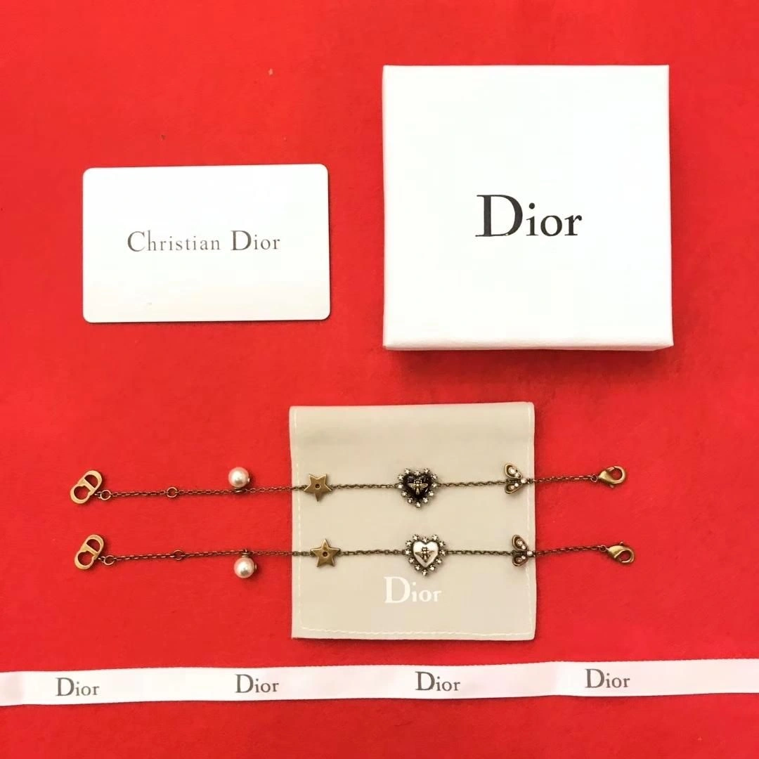 2019 Top Sale Dior White Pearl Bell-Heart-shaped Females Classic Brass Diamonds Bracelet White Black Replica