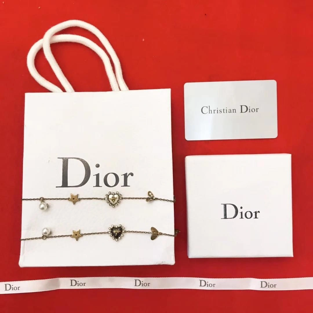 2019 Top Sale Dior White Pearl Bell-Heart-shaped Females Classic Brass Diamonds Bracelet White Black Replica
