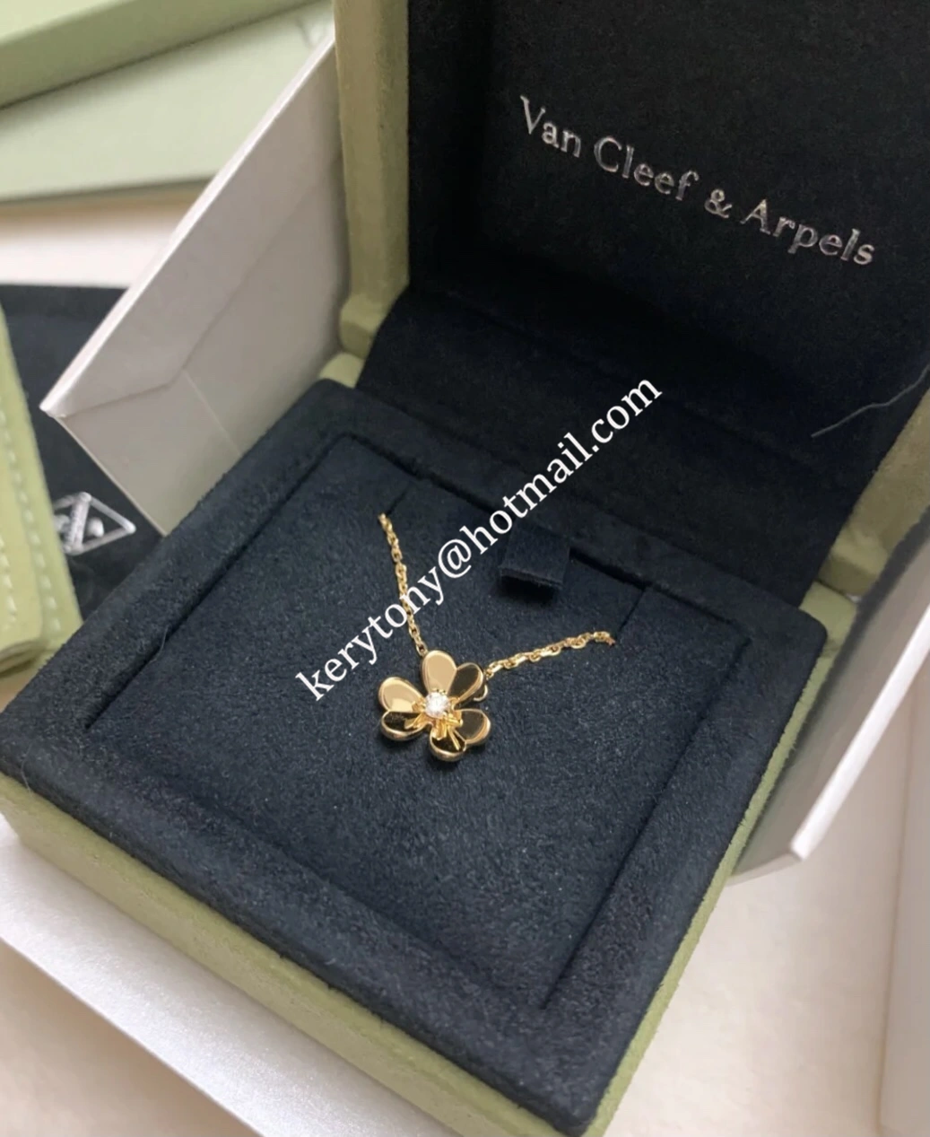 2021 Best Price Van Cleef Arpels Frivole Pendant Yellow Gold White Gold Rose Gold With Diamond Replica