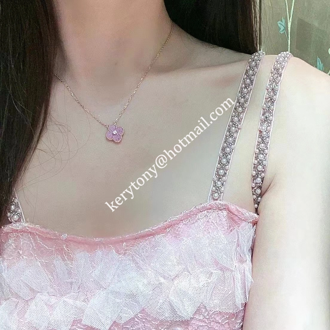 2021 Christmas Van Cleef Arpels Vintage Alhambra Pendant Rose gold With Diamond and Rhodonite For Ladies Online