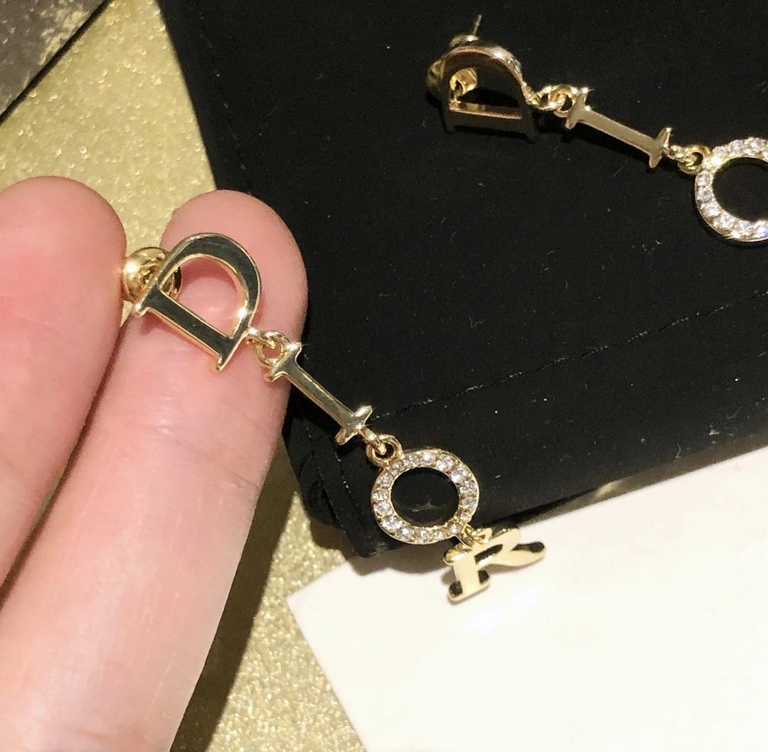 2021 New Style Christian Dior Dangle Logo Diamonds Pendant Women Yellow Gold Plated Long Tassel Earrings Replica