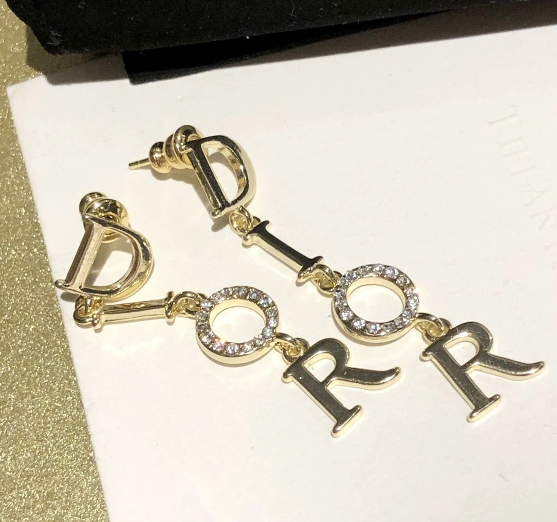 2021 New Style Christian Dior Dangle Logo Diamonds Pendant Women Yellow Gold Plated Long Tassel Earrings Replica