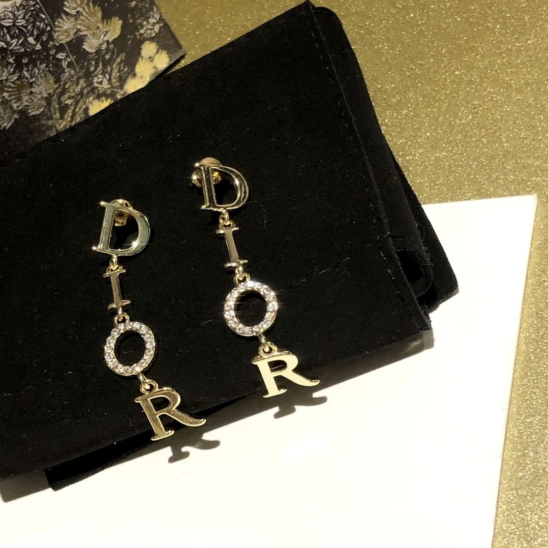 2021 New Style Christian Dior Dangle Logo Diamonds Pendant Women Yellow Gold Plated Long Tassel Earrings Replica