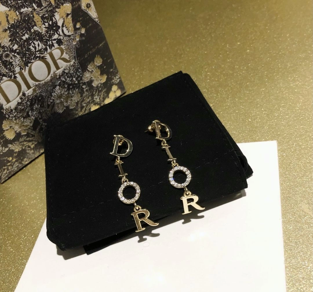 2021 New Style Christian Dior Dangle Logo Diamonds Pendant Women Yellow Gold Plated Long Tassel Earrings Replica