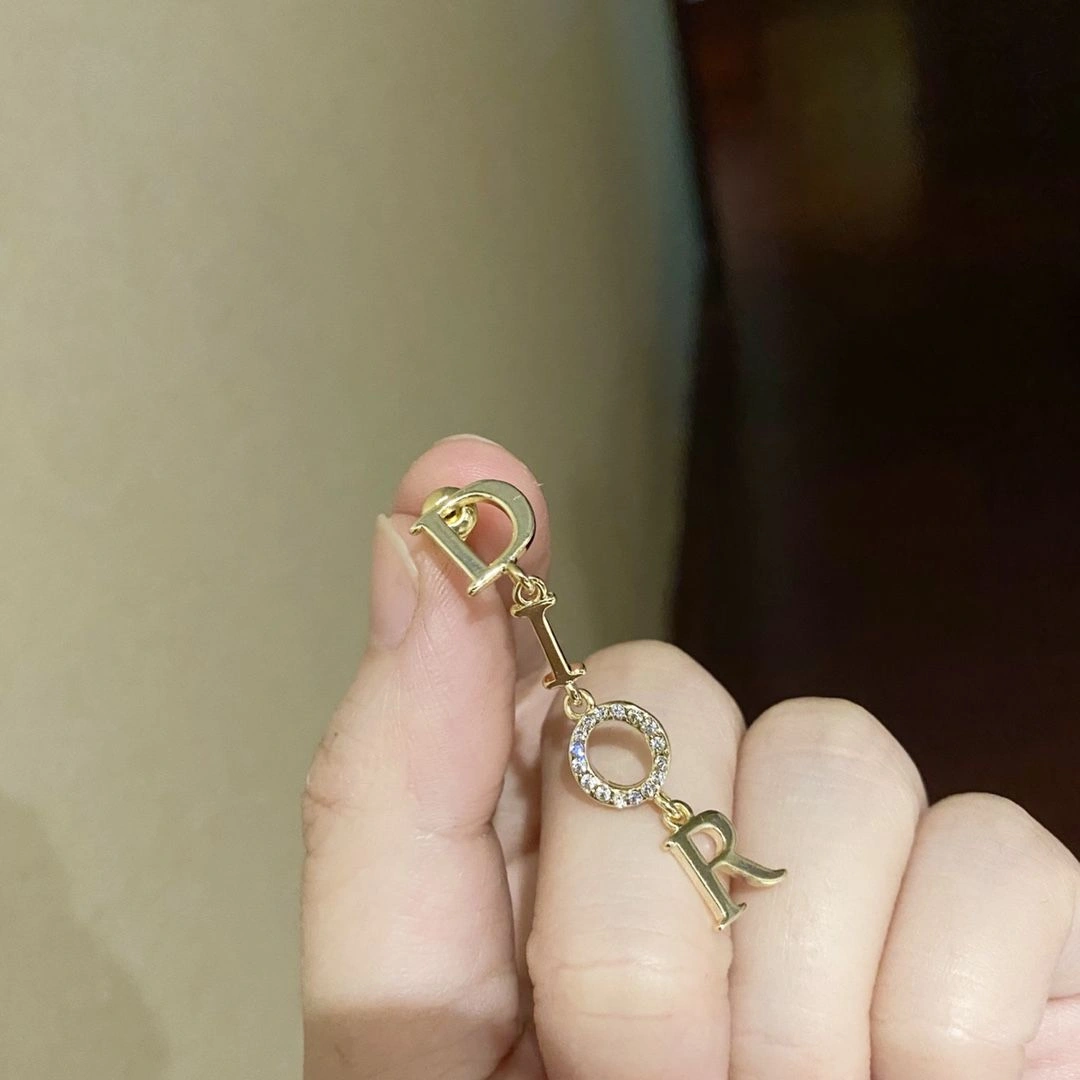 2021 New Style Christian Dior Dangle Logo Diamonds Pendant Women Yellow Gold Plated Long Tassel Earrings Replica