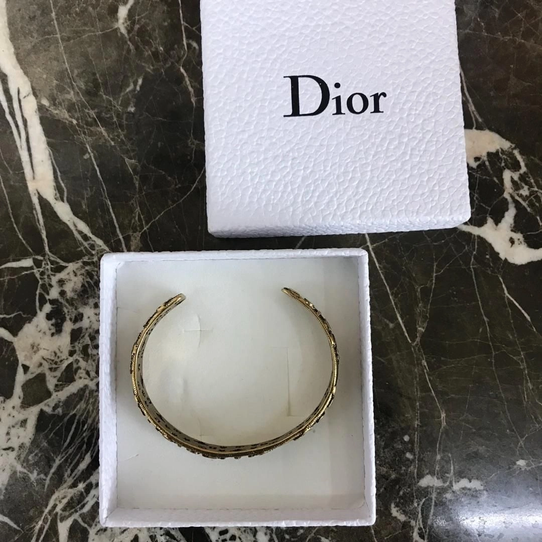 AAA Quality Dior Fashion Logo Pattern Classic Brass Cuff Bracelet For Ladies Price Online