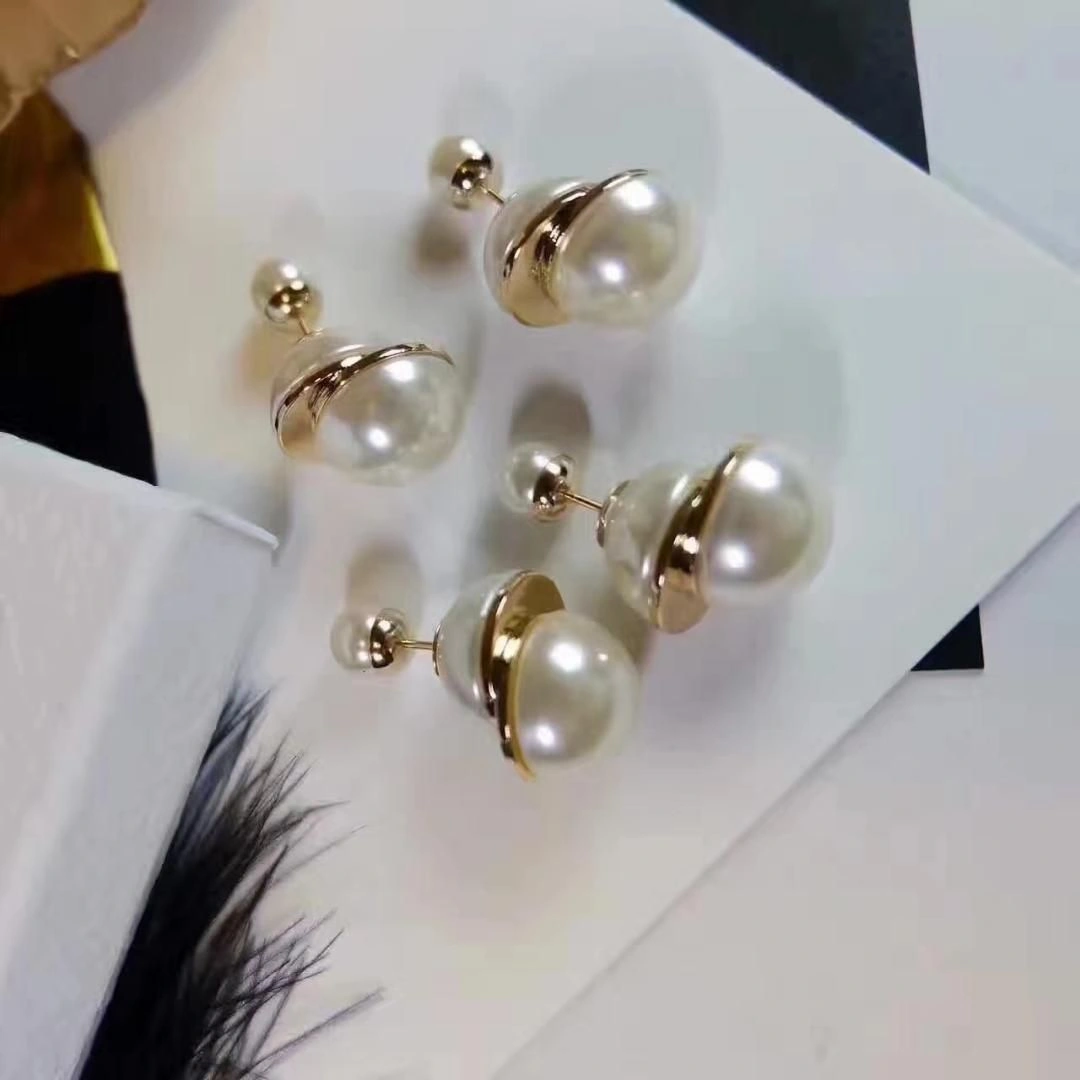 All The Rage Dior Tribales Yellow Gold Detail White-Blue Interlaced Pearl Asymmetric Stud Earrings Blue White