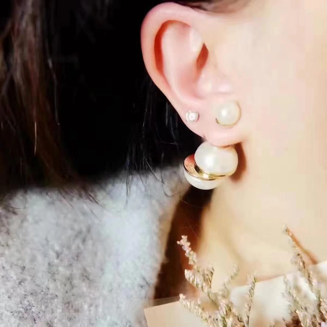 All The Rage Dior Tribales Yellow Gold Detail White-Blue Interlaced Pearl Asymmetric Stud Earrings Blue White